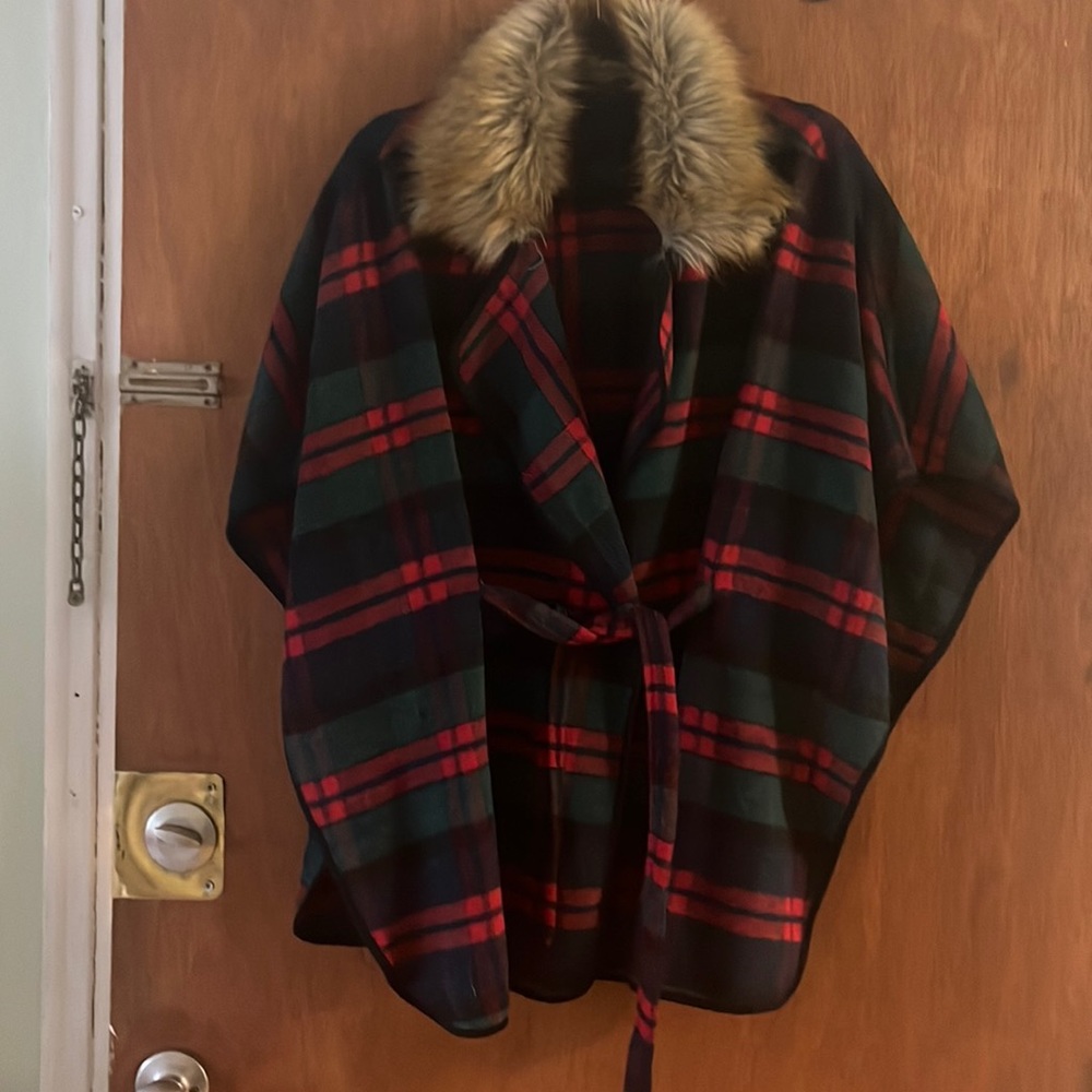 Plaid shawl/cape with faux fur collar